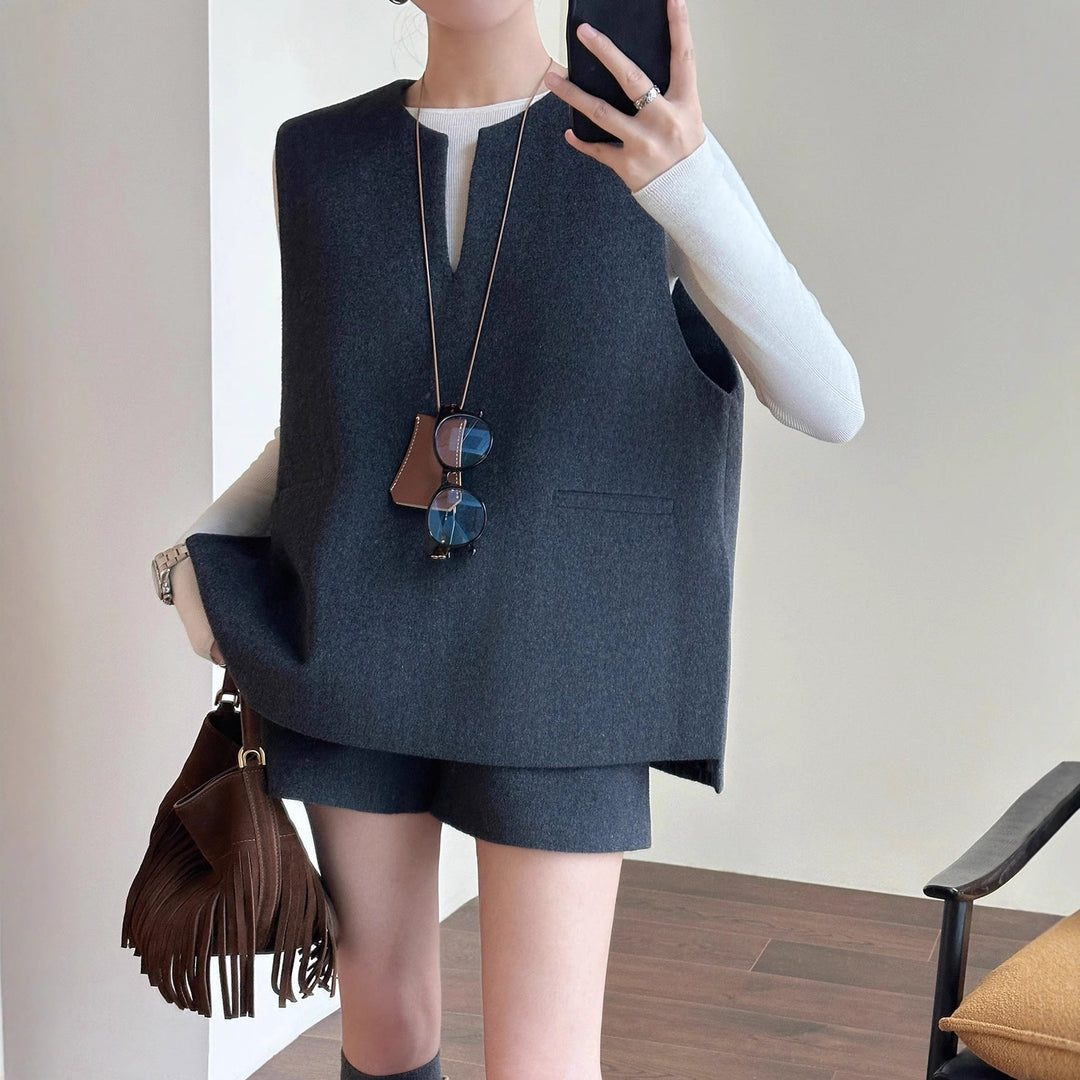 Women Elegant Vest made of fine fabric