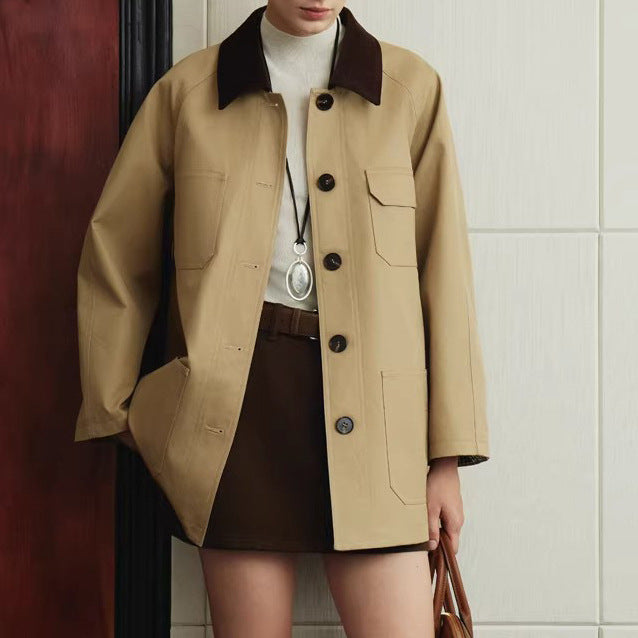 Women Fashionable Jacket with Classic Cut