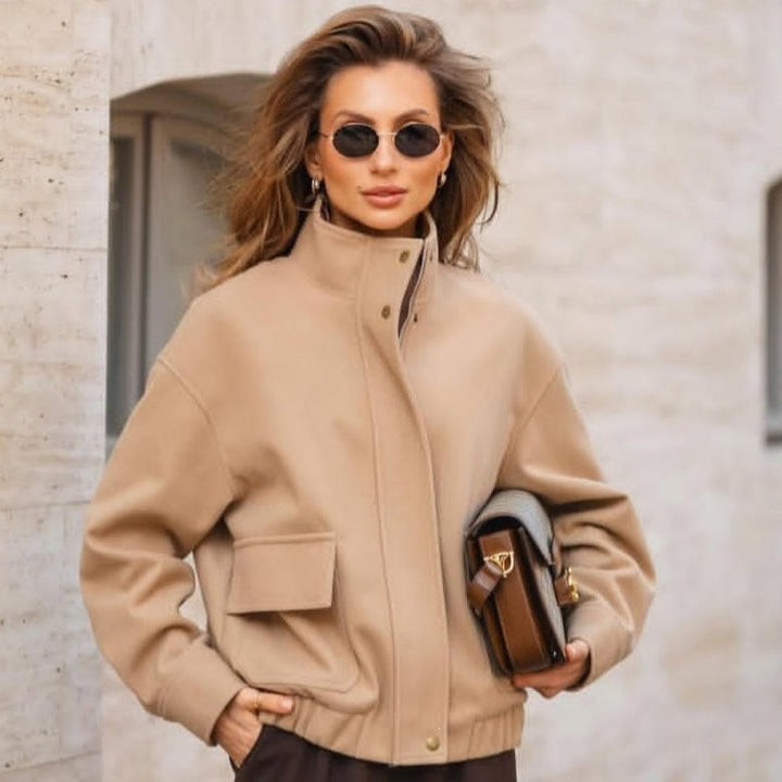 Women’s short jacket made of wool blend in utility look with stand-up collar, flap pockets, and elastic hem