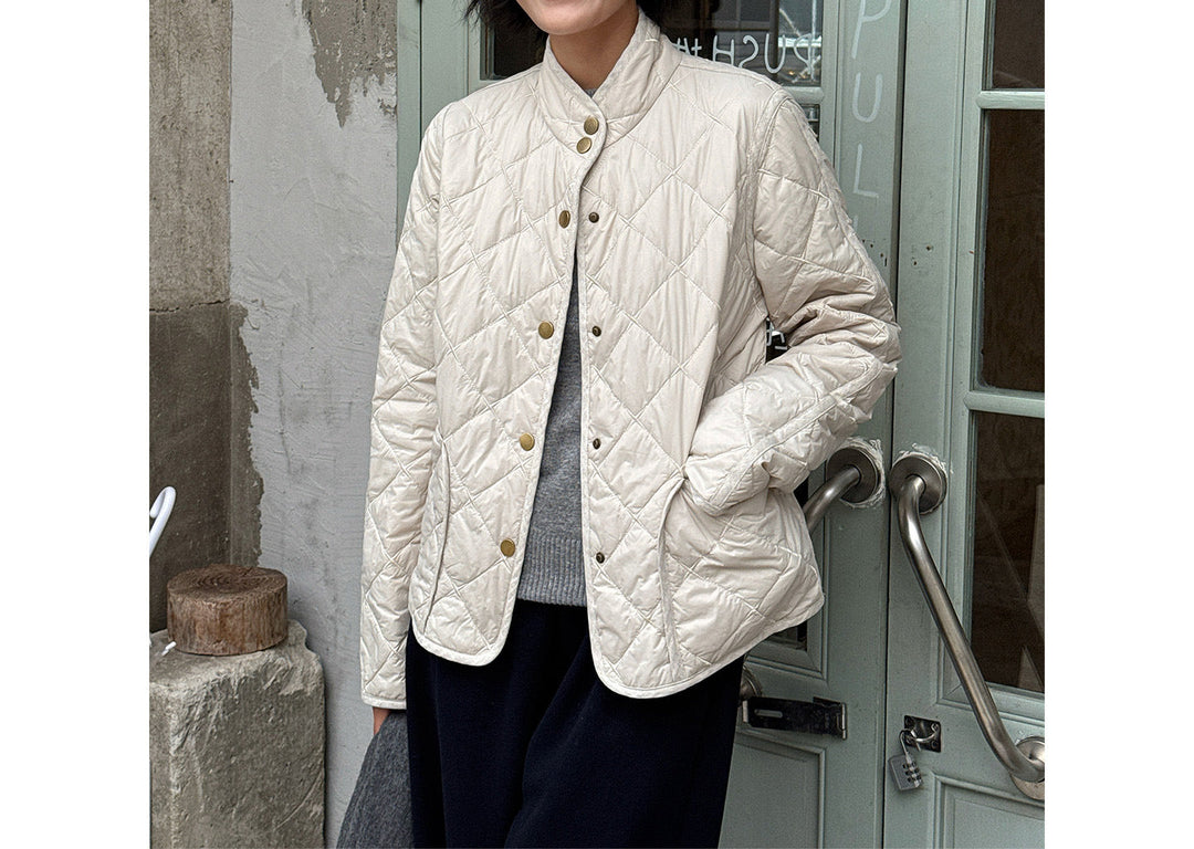 Ladies transitional jacket with quilted design