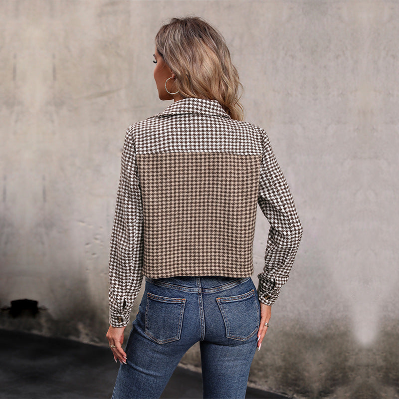 Women short-cut bouclé transitional jacket in houndstooth with patch chest pockets