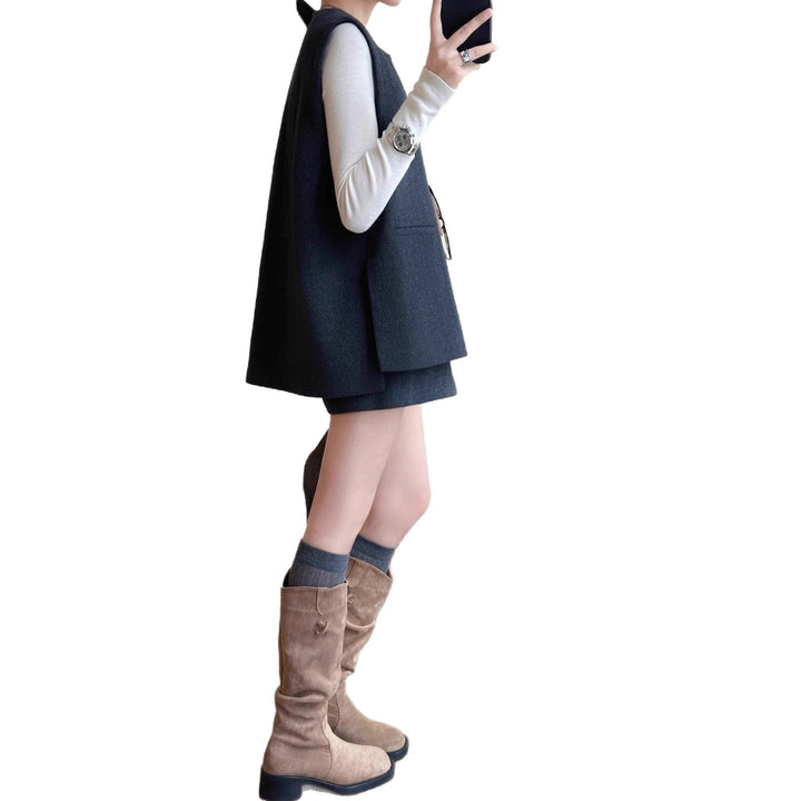 Women Elegant Vest made of fine fabric