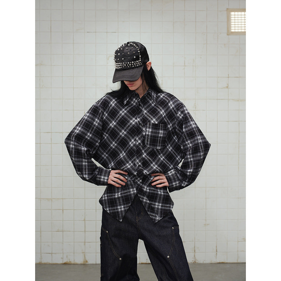Unisex Checked Oversize Flannel Shirt Jacket in Layering Look with Rounded Hem and Chest Pocket