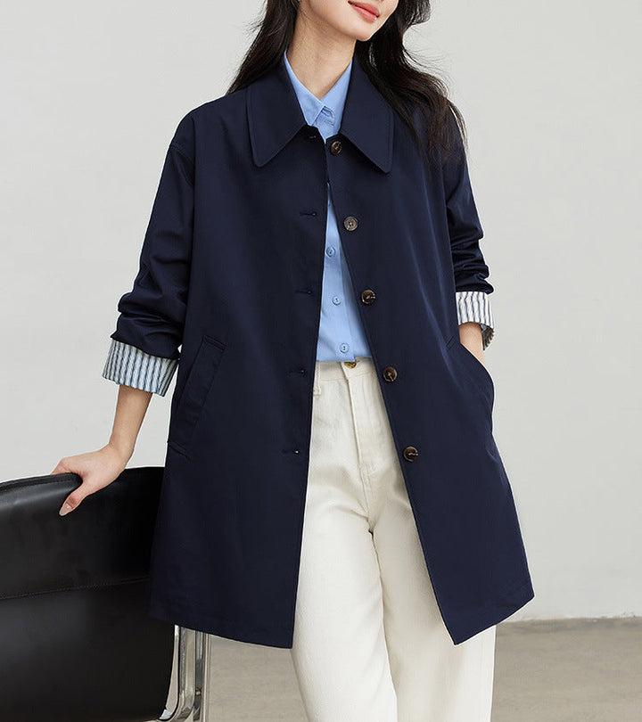 Women’s Fashionable Transitional Jacket with Wide Collar and Button Details