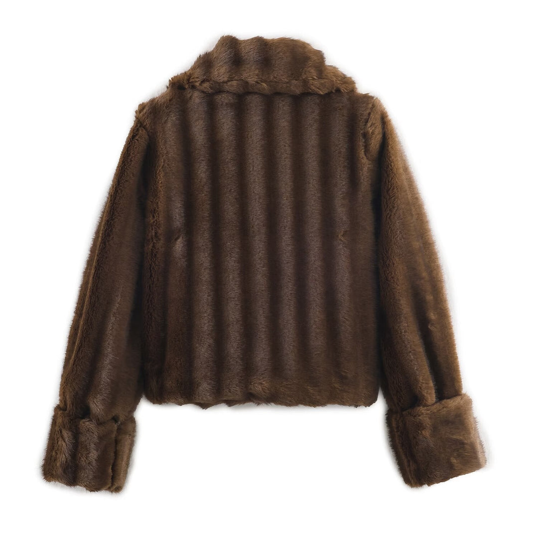 Women’s short jacket made of faux fur with a large shawl collar and turn-up sleeves