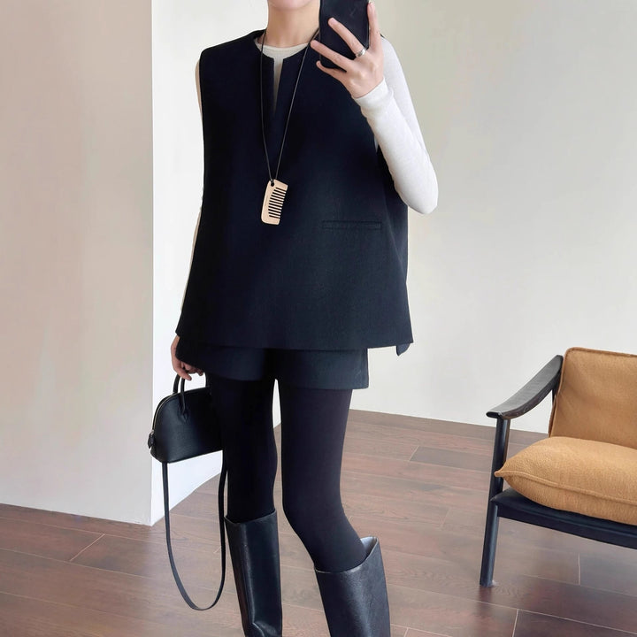 Women Elegant Vest made of fine fabric