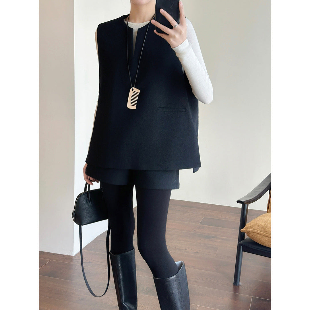 Women Elegant Vest made of fine fabric