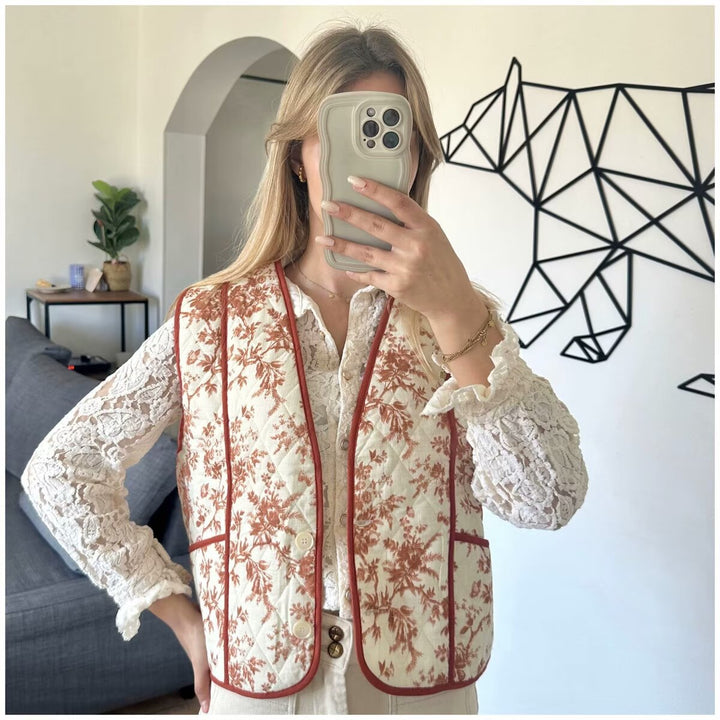 Ladies Quilted Gilet in Country House Style with Floral Toile Look and Pockets