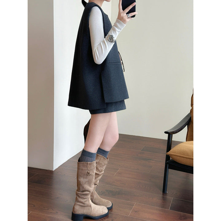 Women Elegant Vest made of fine fabric