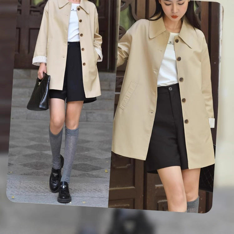 Women’s Fashionable Transitional Jacket with Wide Collar and Button Details