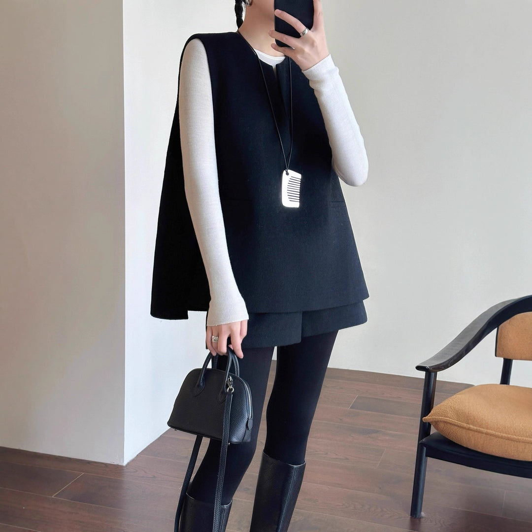 Women Elegant Vest made of fine fabric