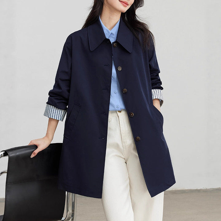 Women’s Fashionable Transitional Jacket with Wide Collar and Button Details