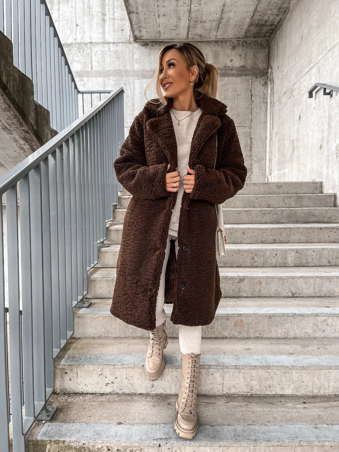 Winter coat with fwe wool
